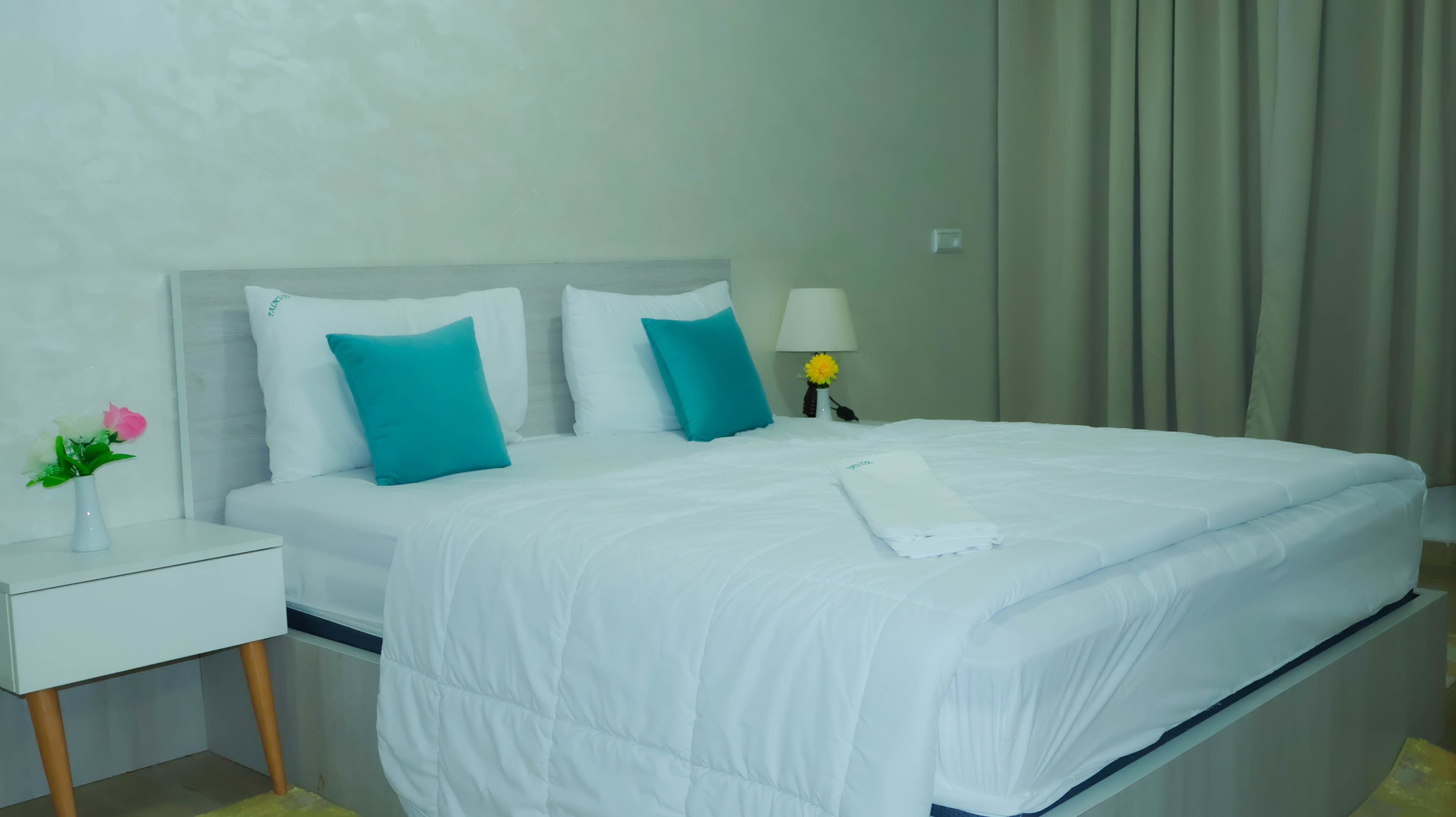 Appartement 3 — chambre principale avec grand lit double